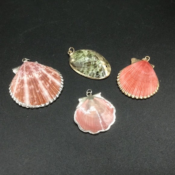 Choice of 2 Seashell Pendant with Electroplated Silver or Gold Edges. - Picture 2 of 12